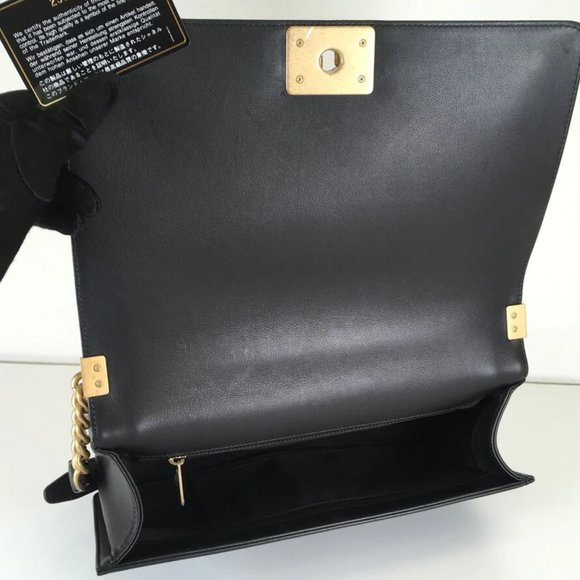 Chanel Boy Bag - Picture 4 of 6